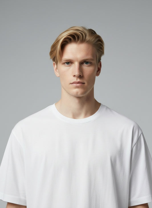 Stretch T-Shirt โ Natural stretch fit detail