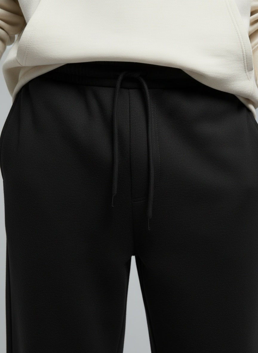 Men's Sweatpants — Ribbed waist and tapered leg detail